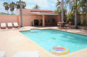 Bubali Villa - Just a 2-minute drive to Eagle Beach